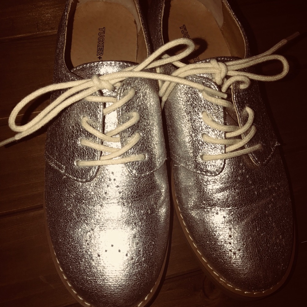 Children’s size 3 gorgeous Oxford Style shoes